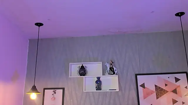 Snapshot of Valeria_roussi chatting on 12.27.24 Valeria roussi online show from 12.27.24