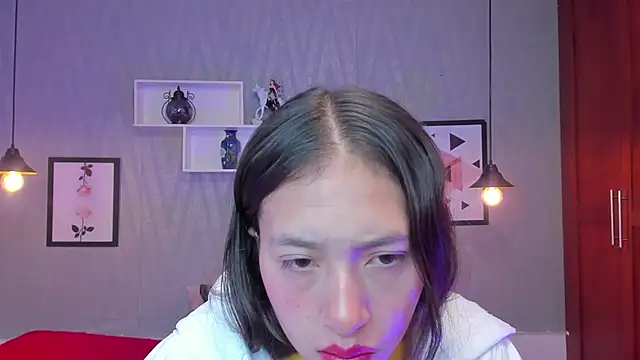 Snapshot of Valeria_roussi chatting on 01.23.25 Valeria roussi online show from 01.23.25