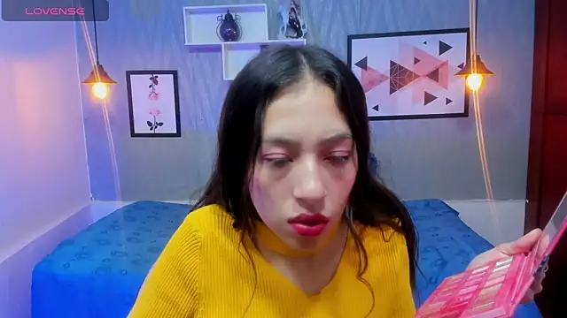 Snapshot of Valeria_roussi chatting on 10.09.25 Valeria roussi online show from 10.09.25