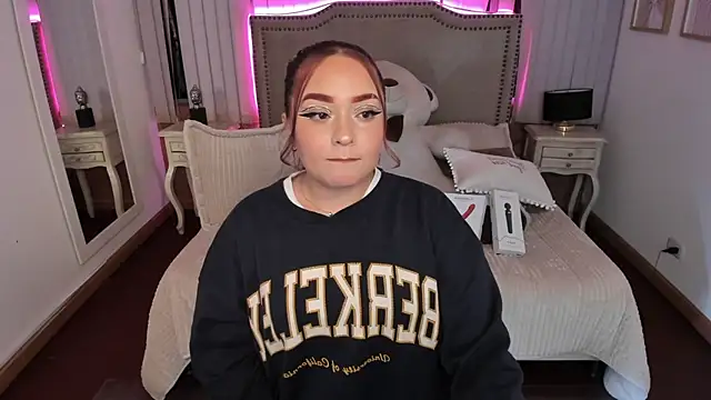 Snapshot of Valentina_Se chatting on 02.05.25 Valentina Se online show from 02.05.25