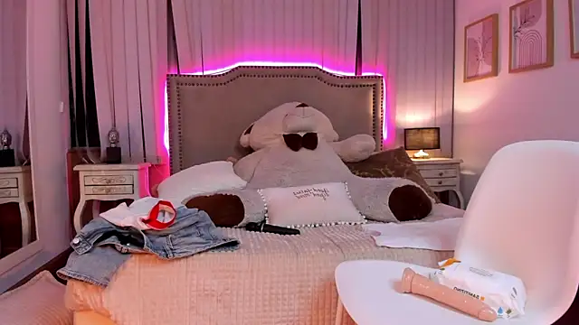 Snapshot of Valentina_Se chatting on 02.12.25 Valentina Se online show from 02.12.25