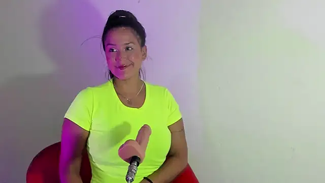 Snapshot of sharoncute1 chatting on 04.30.26 sharoncute1 online show from 04.30.26