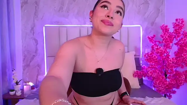 IsabellaAnngel online show from 05.12.26