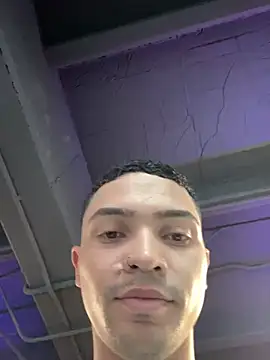 Snapshot of Thiago_Santo_ chatting on 01.28.25 Thiago Santo online show from 01.28.25