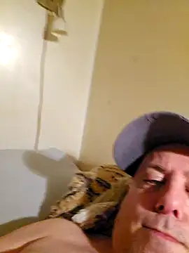 Snapshot of HeteroHotGuy1 chatting on 02.11.25 HeteroHotGuy1 online show from 02.11.25