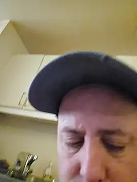 Snapshot of HeteroHotGuy1 chatting on 02.14.25 HeteroHotGuy1 online show from 02.14.25