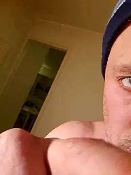 Snapshot of HeteroHotGuy1 chatting on 03.16.25 HeteroHotGuy1 online show from 03.16.25