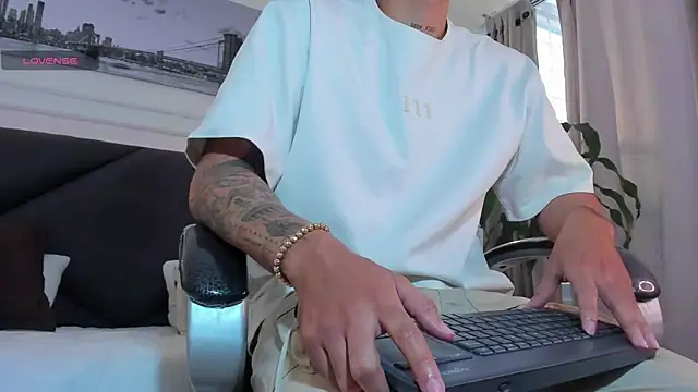 Damian23   online show from 04.14.26