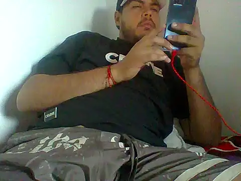 Snapshot of granslam_ chatting on 11.01.25 granslam online show from 11.01.25