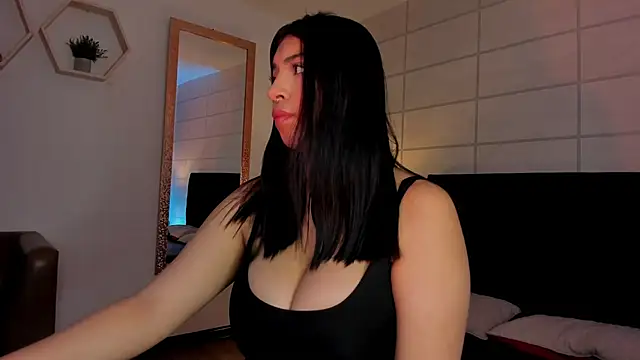 Christine Laam online show from 02.25.26