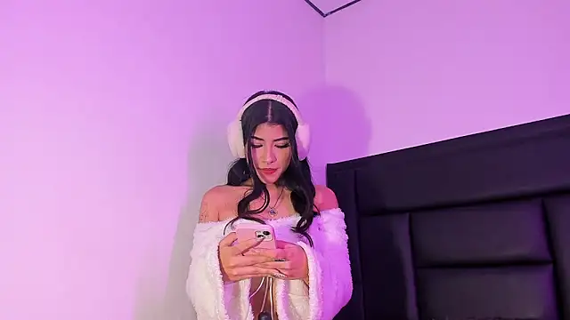 Snapshot of GiselleBlare chatting on 01.11.25 GiselleBlare online show from 01.11.25