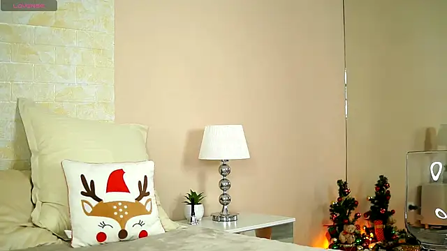 Snapshot of NattyPierce chatting on 12.28.24 NattyPierce online show from 12.28.24