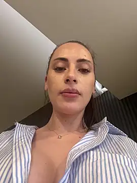 Snapshot of NattyPierce chatting on 12.31.24 NattyPierce online show from 12.31.24