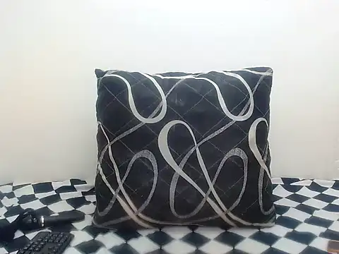 Snapshot of DarkGorgeous chatting on 05.12.26 DarkGorgeous online show from 05.12.26