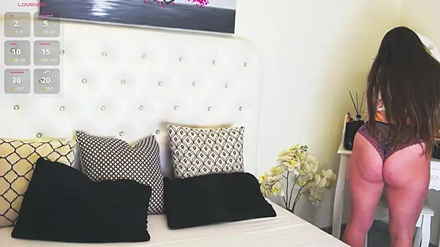 Ysabell01 online show from 10.23.25