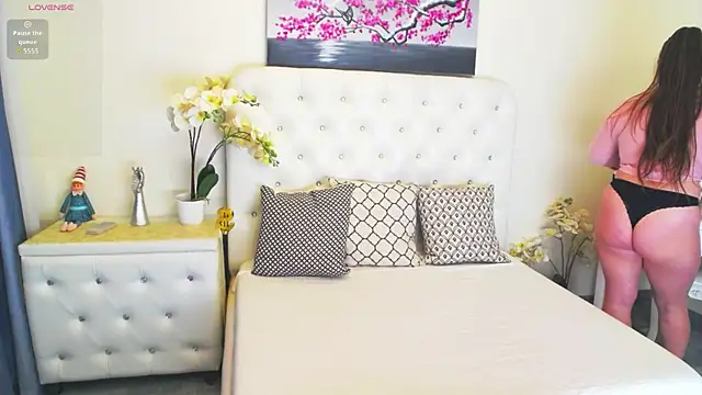 Snapshot of Ysabell01 chatting on 04.24.26 Ysabell01 online show from 04.24.26