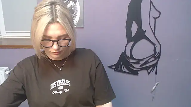 Snapshot of _sexy_lady chatting on 05.21.26 sexy lady online show from 05.21.26