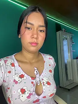 Snapshot of ALANAH_KITTY chatting on 02.21.26 ALANAH KITTY online show from 02.21.26