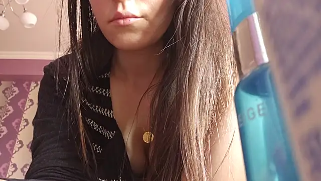 AlejandraDelaney online show from 12.17.24