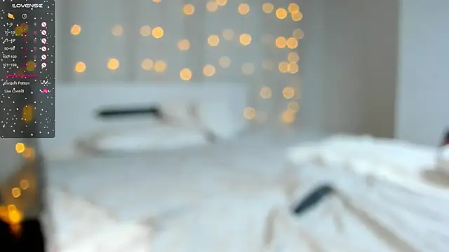 OttilieBurruss online show from 02.12.25