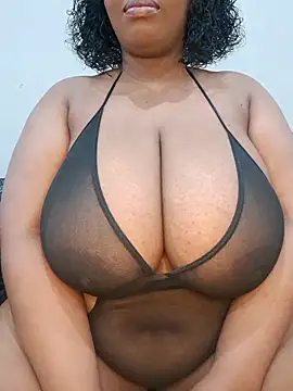 Snapshot of juicygoddess2 chatting on 10.17.25 juicygoddess2 online show from 10.17.25