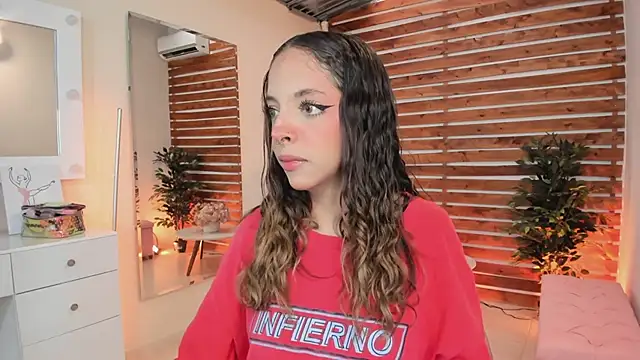 Sapphire Venuss online show from 03.15.25