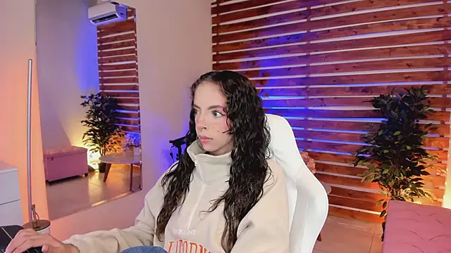 Sapphire Venuss online show from 03.21.26