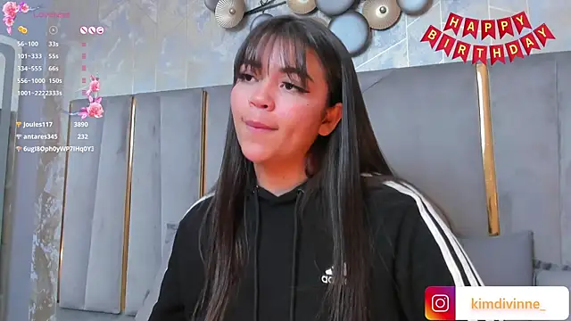 KimDevinne online show from 01.04.25