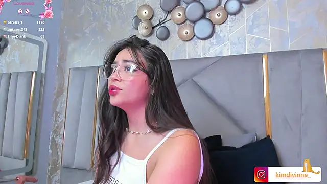 KimDevinne online show from 02.15.25