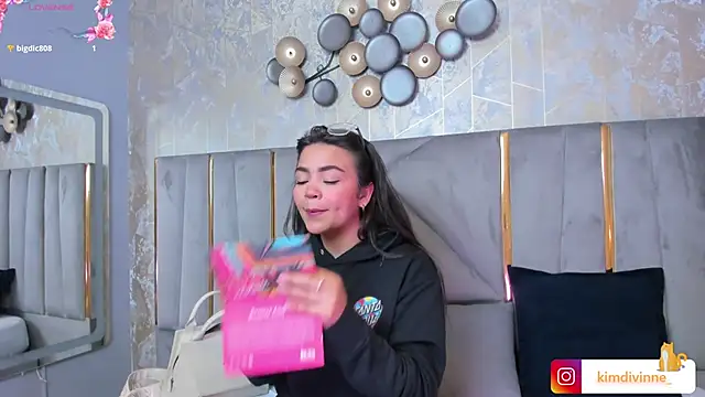 KimDevinne online show from 02.27.25