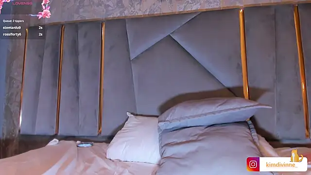 KimDevinne online show from 03.15.25