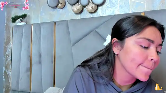 KimDevinne online show from 02.25.26