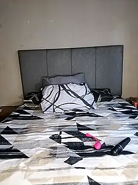 Snapshot of ThickPearlx23 chatting on 02.08.26 ThickPearlx23 online show from 02.08.26