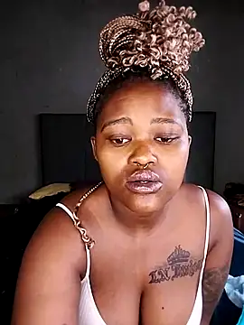 ThickPearlx23 online show from 04.15.26