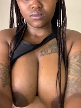 Snapshot of ThickPearlx23 chatting on 07.07.26 ThickPearlx23 online show from 07.07.26