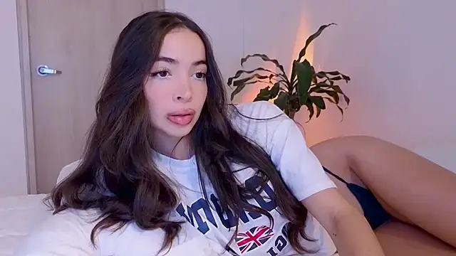 Siny Moore online show from 12.04.24