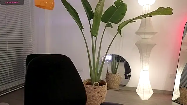 Siny Moore online show from 09.23.25