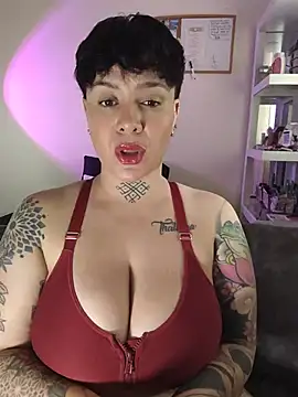 Snapshot of KatInk chatting on 07.17.26 KatInk online show from 07.17.26