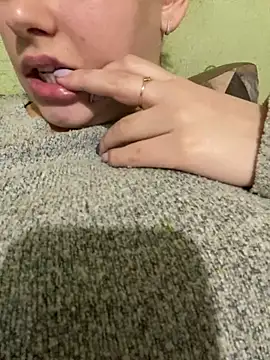 Snapshot of 69Laura696 chatting on 02.27.25 69Laura696 online show from 02.27.25