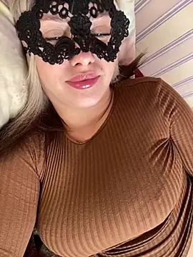 Snapshot of 69Laura696 chatting on 03.06.25 69Laura696 online show from 03.06.25