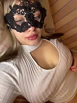 Snapshot of 69Laura696 chatting on 03.09.25 69Laura696 online show from 03.09.25