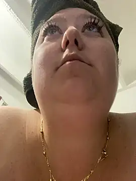 Chloee ep online show from 10.08.25