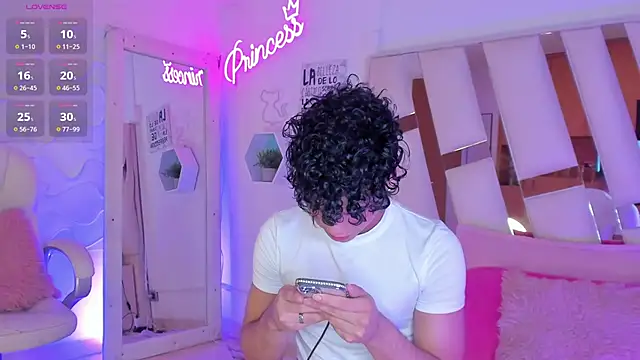 EthanCollens online show from 01.08.25