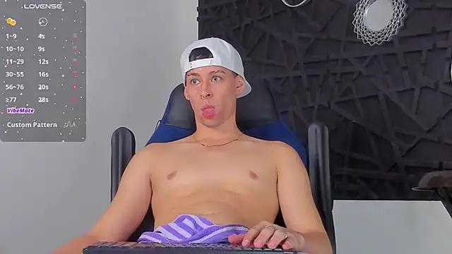 JadeSmiith  online show from 12.30.24