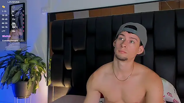 JadeSmiith  online show from 11.22.25