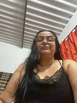 Snapshot of Gia_Nahomi chatting on 01.06.25 Gia Nahomi online show from 01.06.25