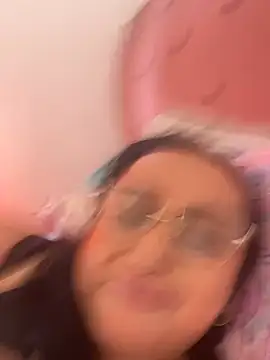 Snapshot of Gia_Nahomi chatting on 03.10.25 Gia Nahomi online show from 03.10.25