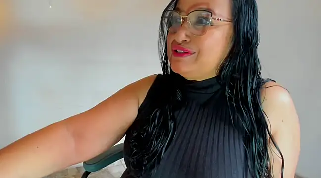 Snapshot of Gia_Nahomi chatting on 03.15.25 Gia Nahomi online show from 03.15.25