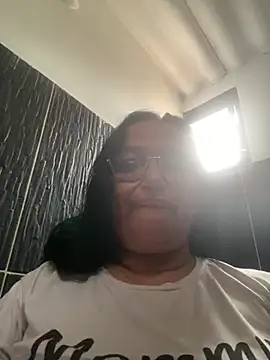 Snapshot of Gia_Nahomi chatting on 03.16.25 Gia Nahomi online show from 03.16.25