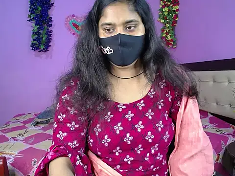 Hot Maleka online show from 02.18.26